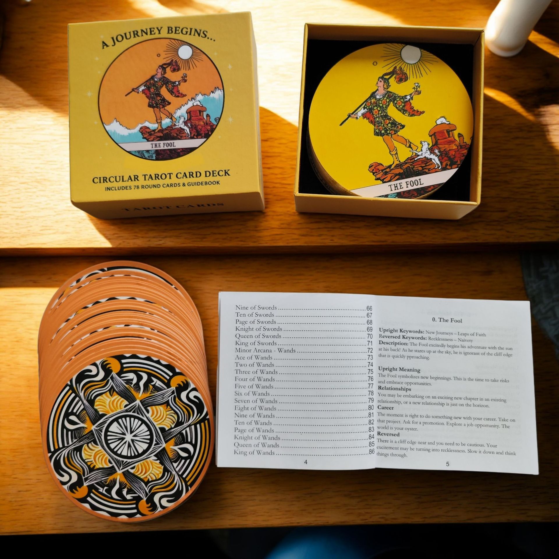 Tarot Cards Deck With Guidebook - Mazzo di Carte dei Tarocchi Circolari