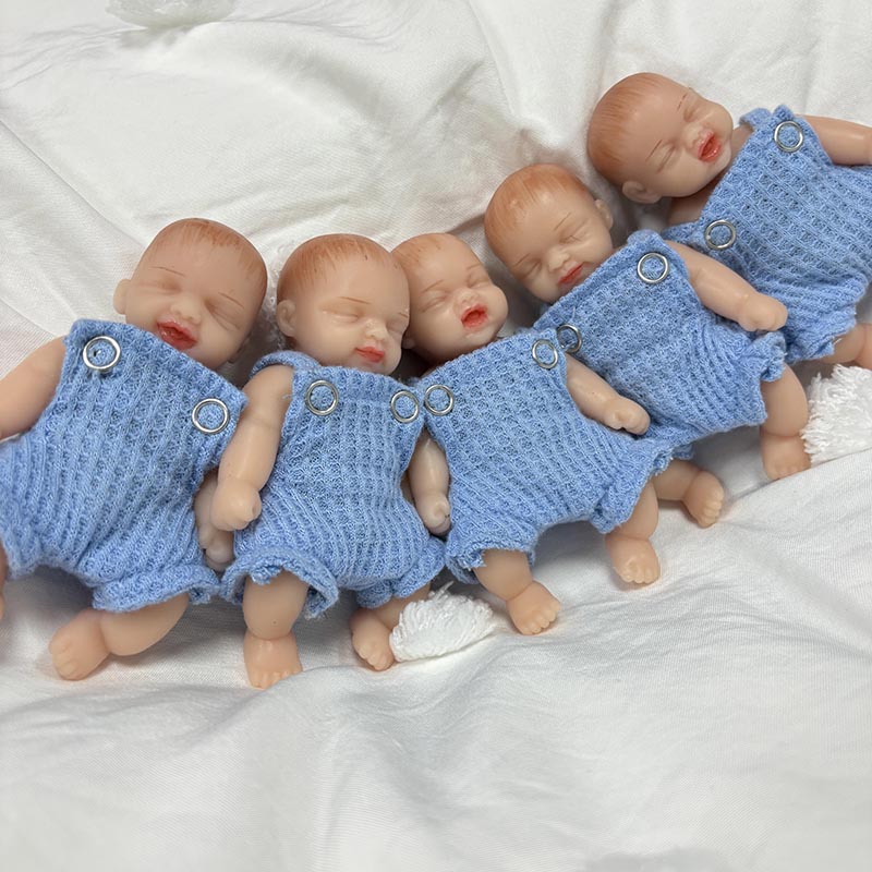 5 pz/set 4 pollici Fatti A Man - Reborn Baby Doll Silicone Realistic recensione e prezzo