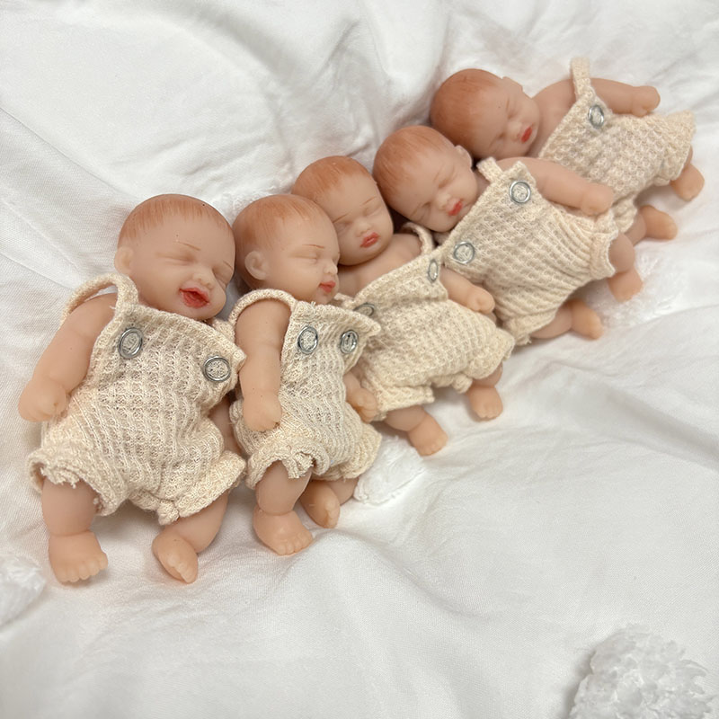 5 pz/set 4 pollici Fatti A Man - Reborn Baby Doll Silicone Realistic recensione e prezzo